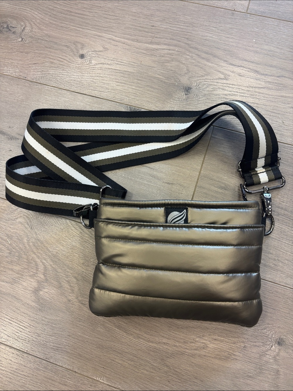 Think Royln pearl quilted Crossbody Bag - Picture 2 of 7
